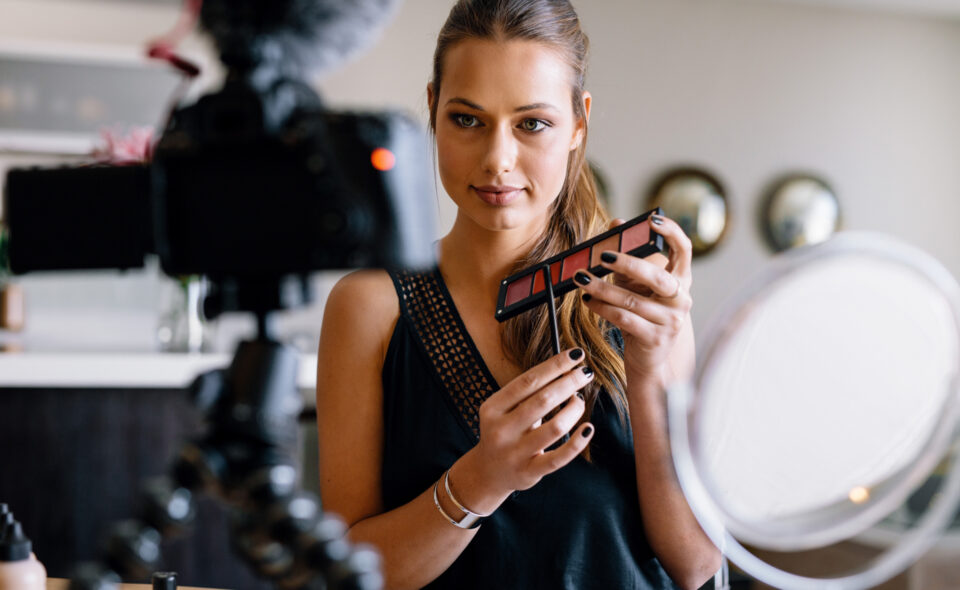 Great Eyeliner Tips For Makeup Lovers