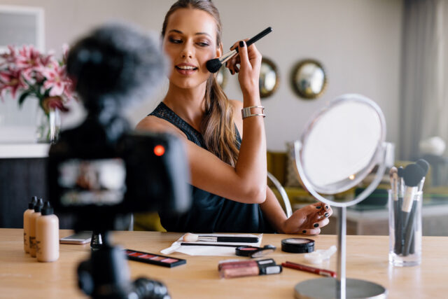 9 Simple Steps to Perfect Make-Up