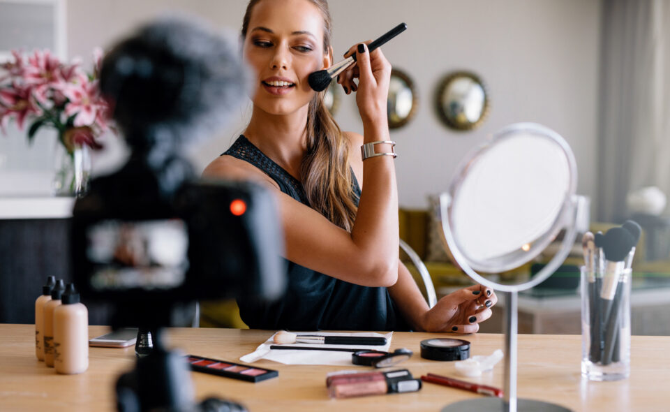 9 Simple Steps to Perfect Make-Up